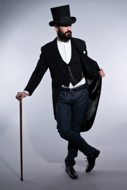 Retro hipster 1900 moda erkek takım elbise siyah saç ve sakal