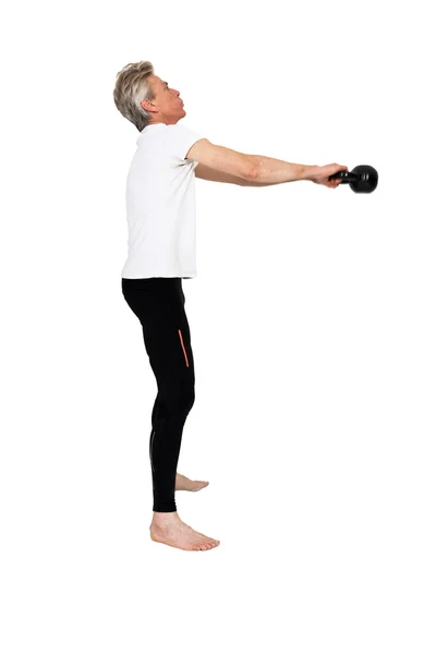 Człowiek starszy fitness ćwiczenia z wagi. na białym tle. — Zdjęcie stockowe