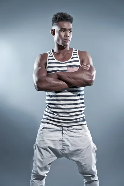 Black african man. Summer casual fashion. Studio shot against gr — Stock Photo, Image