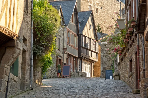 Casas pitorescas de Dinan. Brittany. França . — Fotografia de Stock