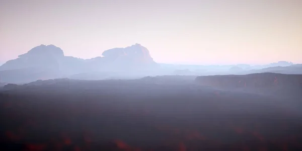 Скелястий Пустельний Пейзаж Тумані Візуалізація — стокове фото