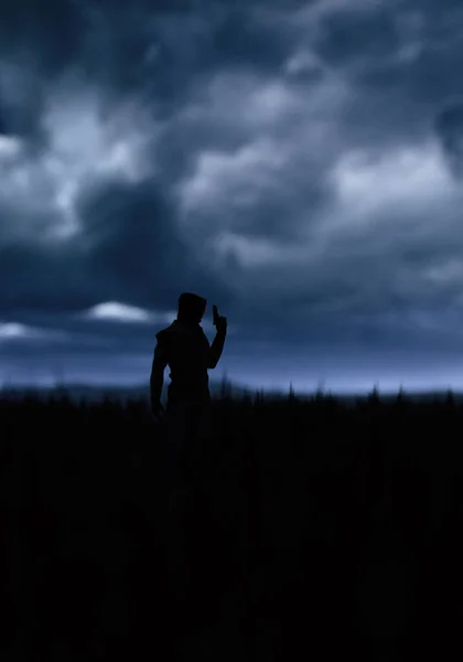 Чоловік Светрі Тримає Пістолет Сільській Місцевості Сутінках Візуалізація — стокове фото