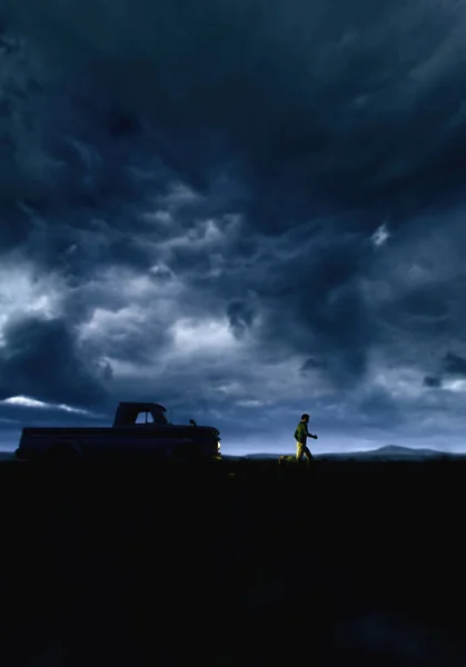 Man Runs Away Vintage Pickup Truck Illuminated Headlights Countryside Dark — Stock Photo, Image