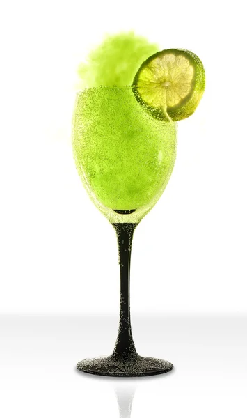 Зелений коктейль з лаймом у бульбашках — стокове фото