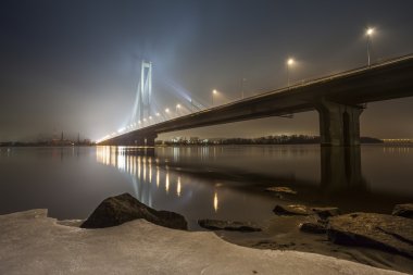 Kış Güney Köprüsü. Ukrayna. Kiev.