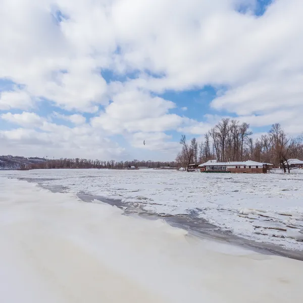 Urban beach in winter — Stock Photo, Image