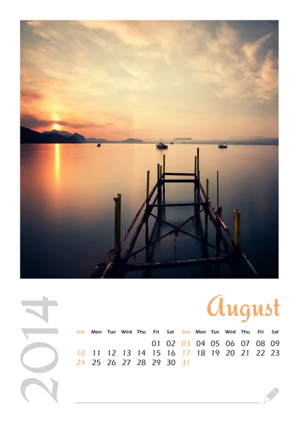 Fotokalender med minimalistiska landskapet 2014. augusti. — Stockfoto