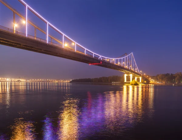 Ponte pedonale in autunno Kiev — Foto Stock