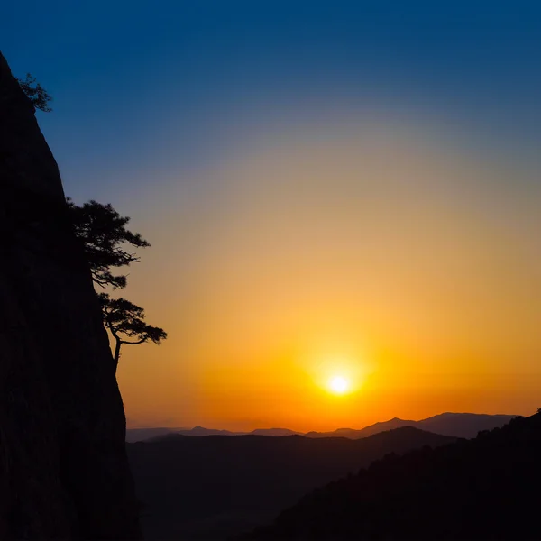 Mountain sunrise — Stock Photo, Image