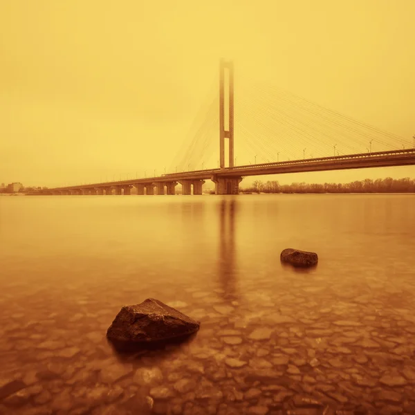 Zuid-brug in mist. Oekraïne. Kiev. — Stockfoto