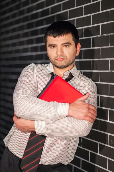 Geschäftsmann mit Laptop — Stockfoto