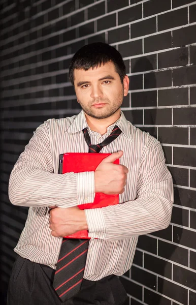 Geschäftsmann mit Laptop — Stockfoto