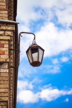 Mavi gökyüzü eski fener
