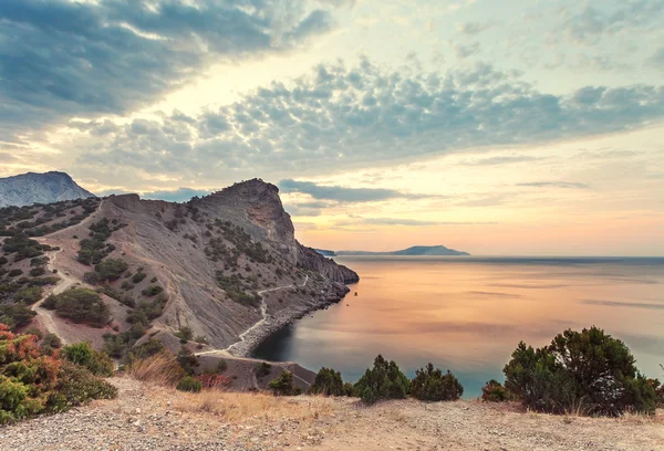 Incroyable lever de soleil sur la mer — Photo