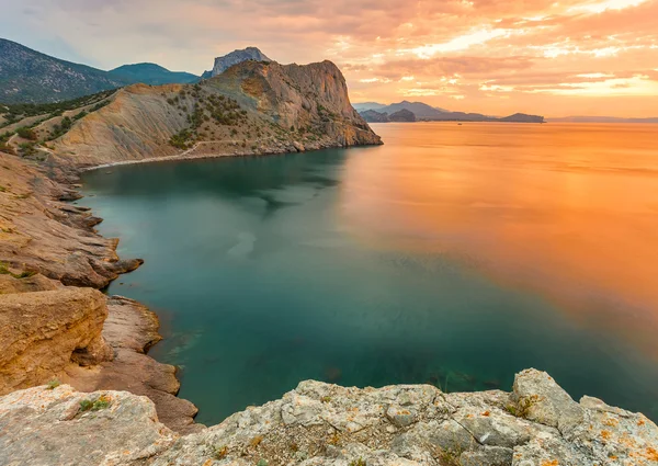 Increíble amanecer sobre el mar —  Fotos de Stock