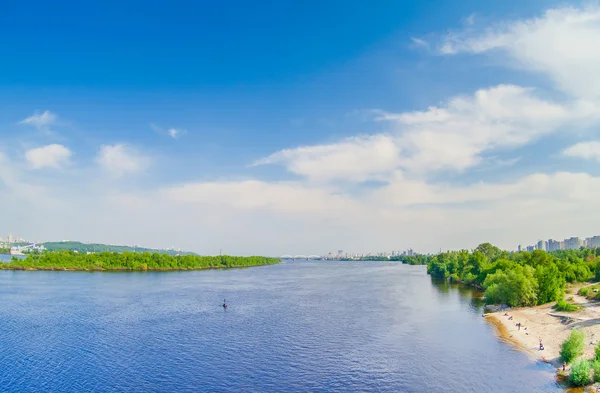 Vista del río Dniéper en Kiev, Ucrania — Foto de Stock