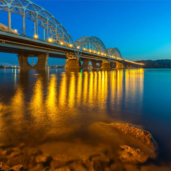 Järnvägsbron. Ukraina. Kiev. — Stockfoto