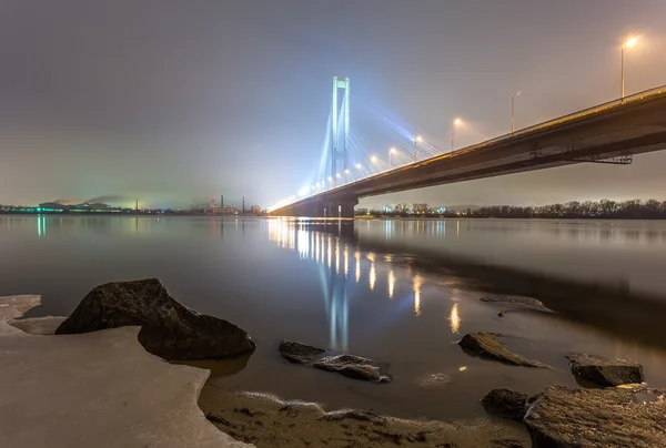 South bridge in winter. Ukraine. Kiev. — Stock Photo, Image