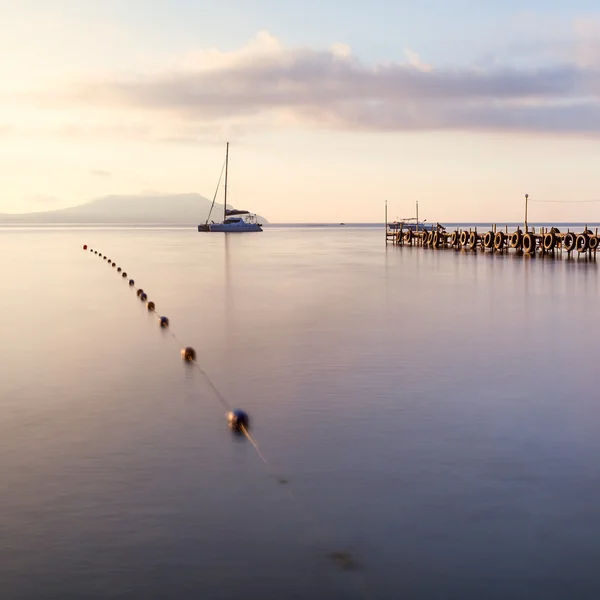 Minimalistische zeegezicht. kust zonsopgang. Krim. — Stockfoto