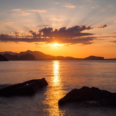 denize güzel gündoğumu