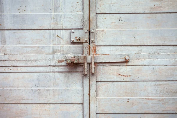 Porte métallique fermée avec serrure — Photo