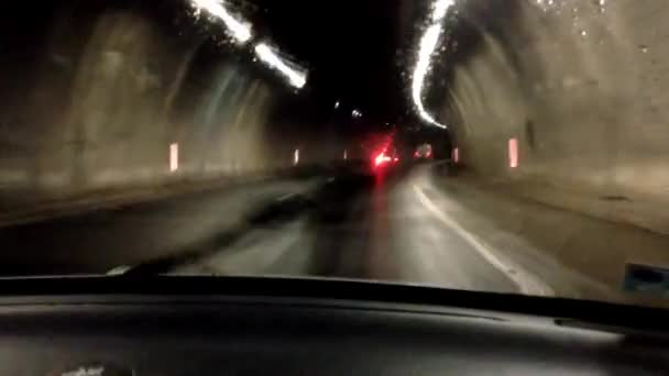 Car goes into the tunnel — Stock Video