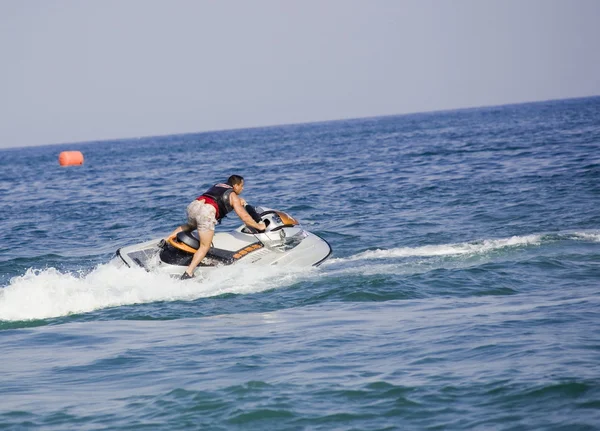 Cavaleiro de jato de água, jet ski — Fotografia de Stock