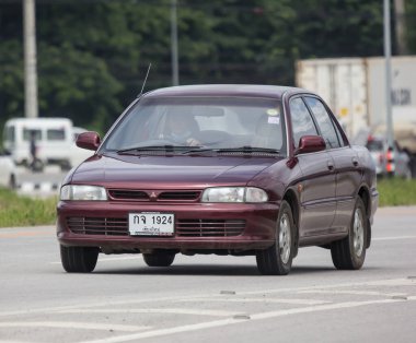 Chiangmai, Tayland - 15 Eylül 2021, özel araba, Mitsubishi Lancer. Fotoğraf 121 no 'lu yolda, Chiangmai, Tayland şehir merkezinden yaklaşık 8 km uzaklıkta..