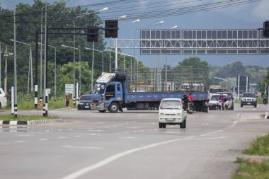 Chiangmai, Tayland - 15 Eylül 2021: özel Daihatsu Hijet Mini Truck. 1001 no 'lu yolda. Chiangmai şehrinden 18 km uzakta..