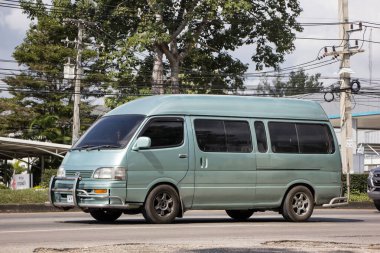 Chiangmai, Tayland - 24 Kasım 2021 Özel Toyota Van. Fotoğraf 121 numaralı yolda, Chiangmai, Tayland 'a 8 km uzaklıkta..