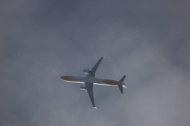 Chiangmai, Tayland - 9 Aralık 2021 Tiger Air 'den 9V-NCE Airbus A321NEO. Chiangmai havaalanından Singapur 'a hareket et..