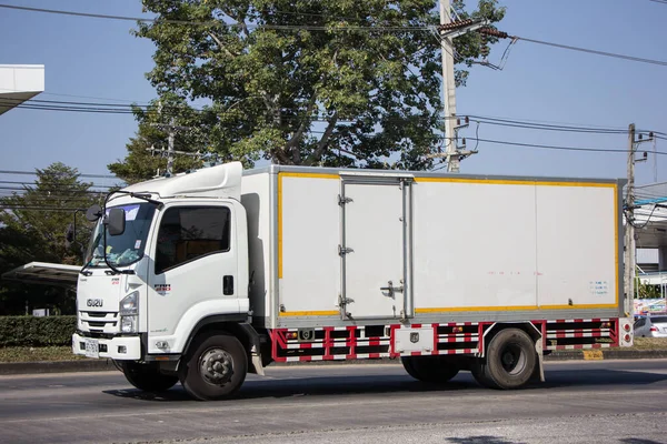 チエンマイ 2021年12月23日 いすゞ専用貨物トラック 写真はタイ チェンマイのダウンタウンから約8キロメートル — ストック写真