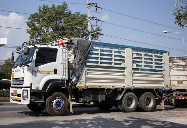 Chiangmai, Tayland - 24 Aralık 2021: Er Isuzu Karavan Atık Kamyonu. 1001 no 'lu yolda. Chiangmai İş Alanından 18 km uzakta..