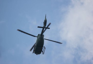 Chiangmai, Tayland - 5 Şubat 2022: Airbus Helikopterleri Kraliyet Tayland Hava Kuvvetleri 'nden EC145T2 / H145. Fotoğraf: Chiangmai Şehri.