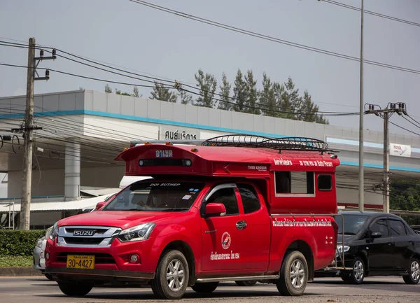 Chiangmai, Tayland - 21 Nisan 2022 Kırmızı Taksi Chiang Mai. Şehirde ve civarda hizmet veriyor. 1001 no 'lu yolda. Chiangmai İş Alanından 18 km uzakta..