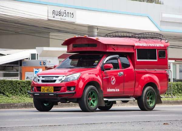 Chiangmai, Tayland - 21 Nisan 2022 Kırmızı Taksi Chiang Mai. Şehirde ve civarda hizmet veriyor. 1001 no 'lu yolda. Chiangmai İş Alanından 18 km uzakta..