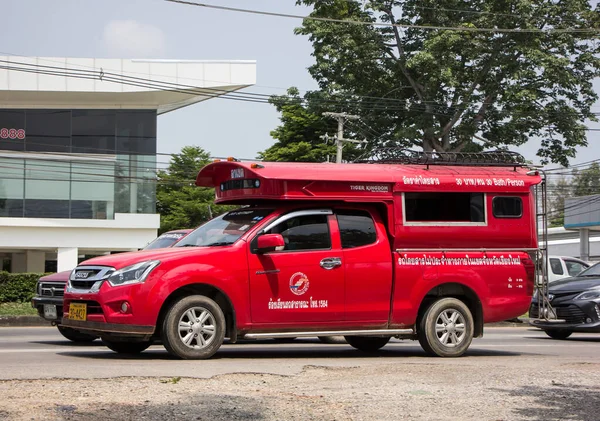 Chiangmai, Tayland - 21 Nisan 2022 Kırmızı Taksi Chiang Mai. Şehirde ve civarda hizmet veriyor. 1001 no 'lu yolda. Chiangmai İş Alanından 18 km uzakta..