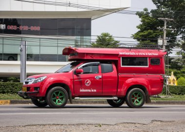 Chiangmai, Tayland - 21 Nisan 2022 Kırmızı Taksi Chiang Mai. Şehirde ve civarda hizmet veriyor. 1001 no 'lu yolda. Chiangmai İş Alanından 18 km uzakta..