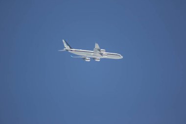 Chiangmai, Tayland - 9 Mayıs 2022: Kraliyet Tayland Hava Kuvvetleri 'nden HS-TYV Airbus A340-500. Chiangmai Havaalanı 'ndan havalan..