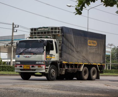 Chiangmai, Tayland - 21 Nisan 2022: Er Hino Kargo Truck. Fotoğraf 1001 nolu yolda, Chiangmai, Tayland 'a 8 km uzaklıkta..
