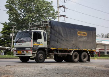 Chiangmai, Tayland - 21 Nisan 2022: Er Hino Kargo Truck. Fotoğraf 1001 nolu yolda, Chiangmai, Tayland 'a 8 km uzaklıkta..