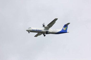 CHIANGMAI, THAILAND-EPTEMBER 24 2014: RDPL-34222 ATR72-600 Lao Havayolları. Luang Prabang 'dan Chiangmai havaalanına iniyor.).