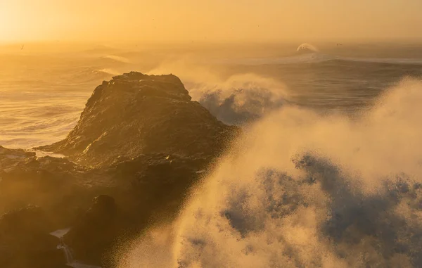 Vista da Cape Dyrholaey, Islanda. Alba tempestosa — Foto Stock