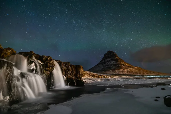 Nordlicht Aurora Borealis Bei Kirkjufell Island Kirkjufell Berge Winter — Stockfoto