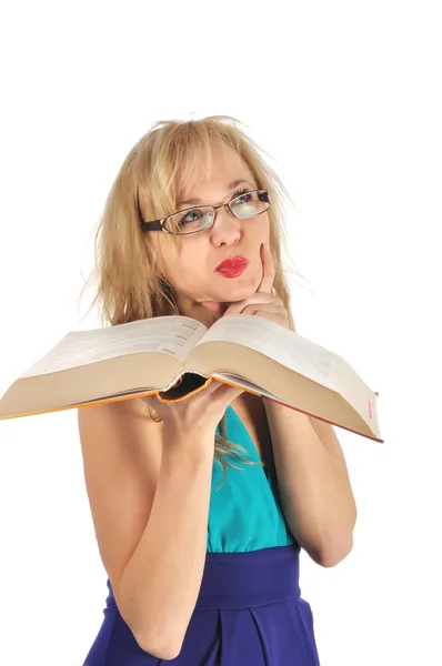 Mujer joven con gafas y libro prepararse para la sesión. Aislado sobre blanco — Foto de Stock