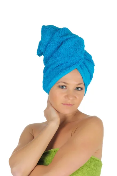 Chica Spa. Hermosa mujer joven después del baño con toalla azul. aislado en blanco —  Fotos de Stock