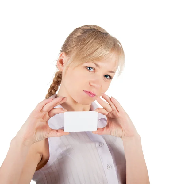 Uma mulher segura na mão um cartão de plástico para compras. sobre um fundo branco — Fotografia de Stock