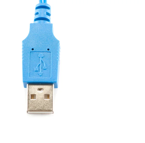 Macro de um cabo USB azul sobre fundo branco — Fotografia de Stock