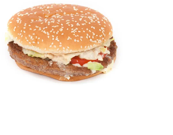 Close up de um hambúrguer grande real no fundo branco . — Fotografia de Stock