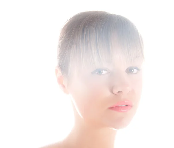 Vonzó szőke nő portréja a fehér háttér — Stock Fotó
